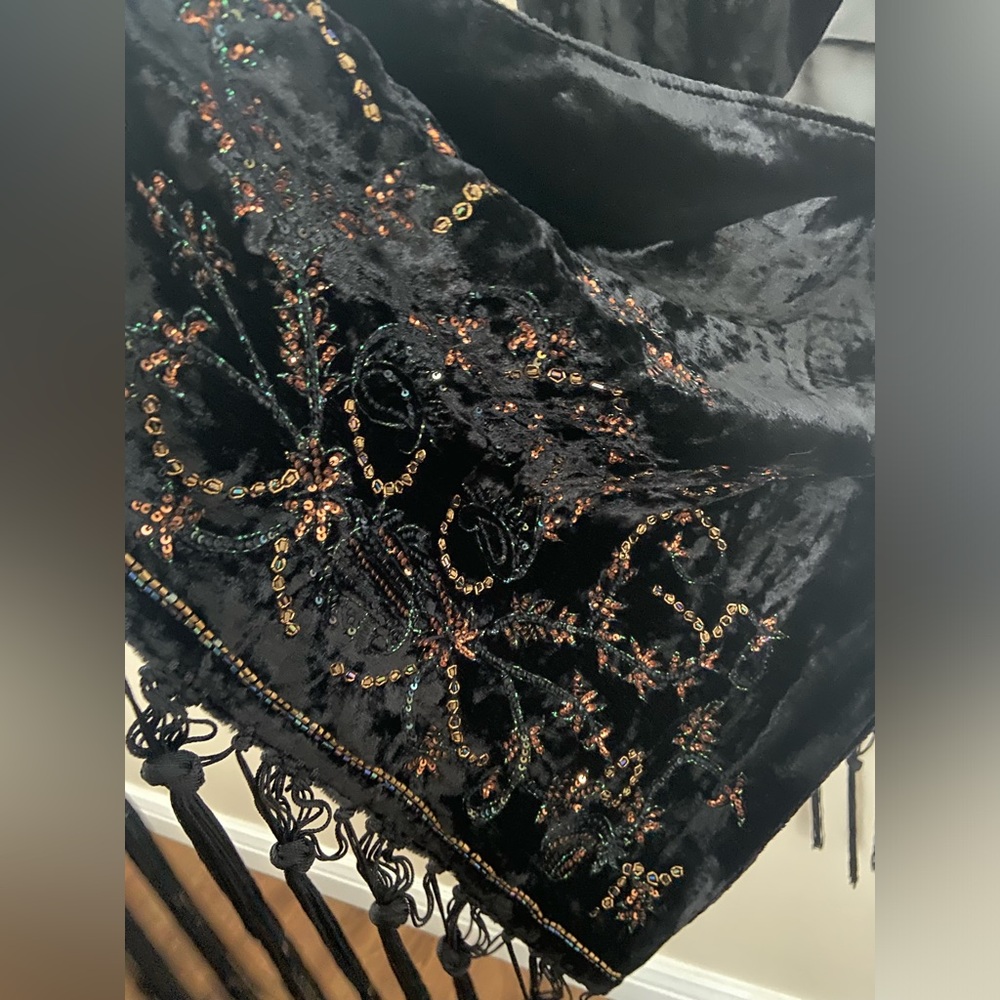 Adrienne Landau 100% silk shawl, scarf wrap, made in India - Picture 4 of 14